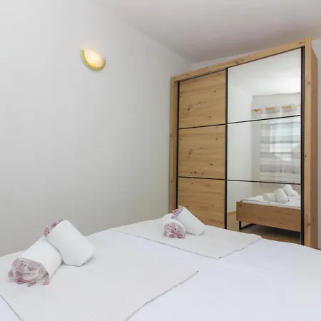 アパート My Dalmatia - Dada 3 ビオグラード・ナ・モル